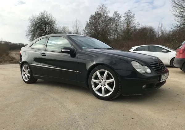 śląskie Mercedes-Benz Klasa C cena 13900 przebieg: 218134, rok produkcji 2005 z Szczecin